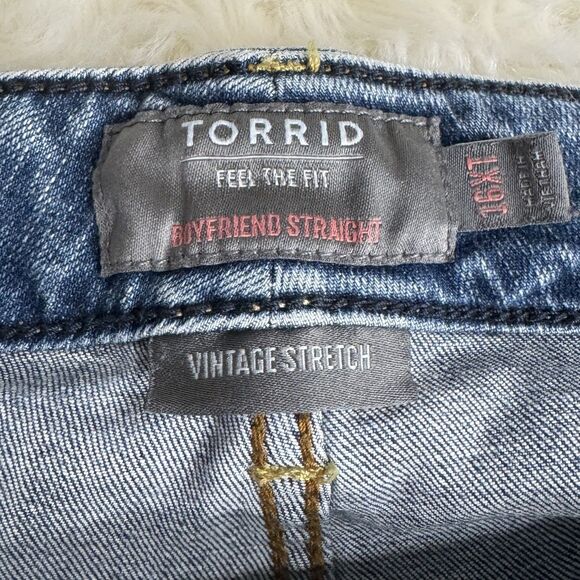 Torrid Boyfriend Straight Jeans Womens 16 XT Blue Distressed Measures 36 x 32 - Picture 3 of 10